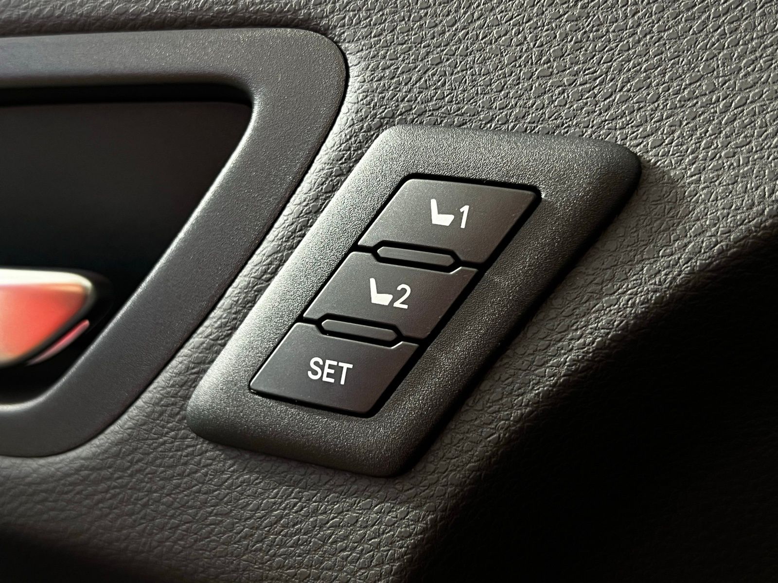 2025 Toyota Sienna XSE 12