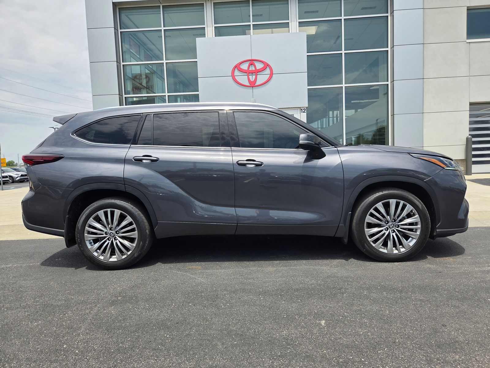 used 2024 Toyota Highlander car, priced at $47,395