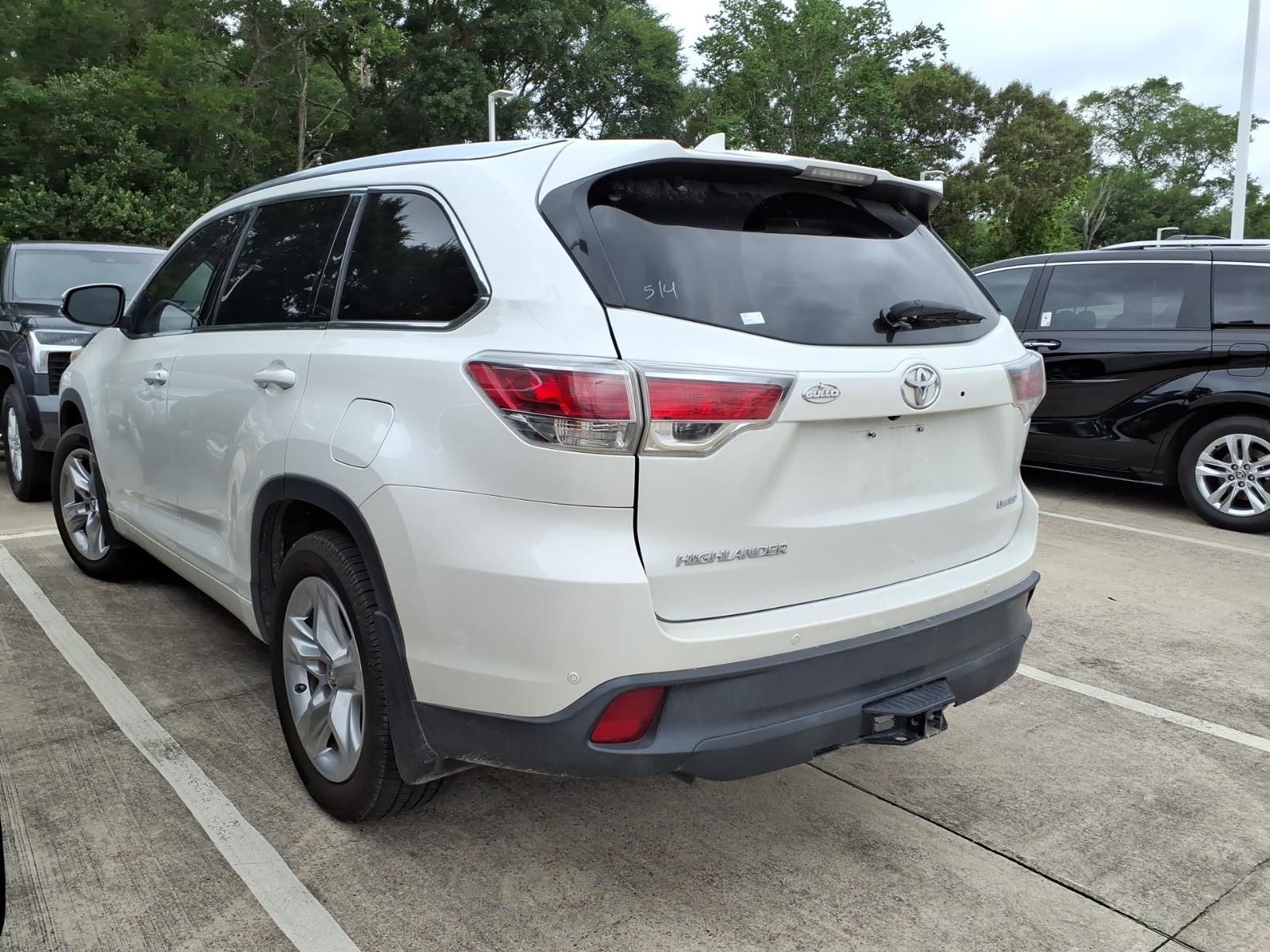 2016 Toyota Highlander Limited White at Community Honda