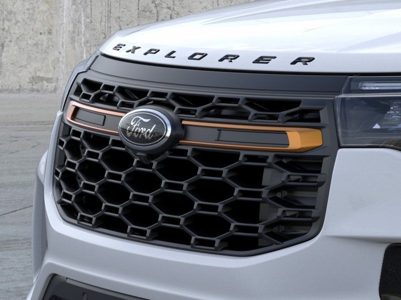 New 2026 Space White Metallic Ford Tremor image 17