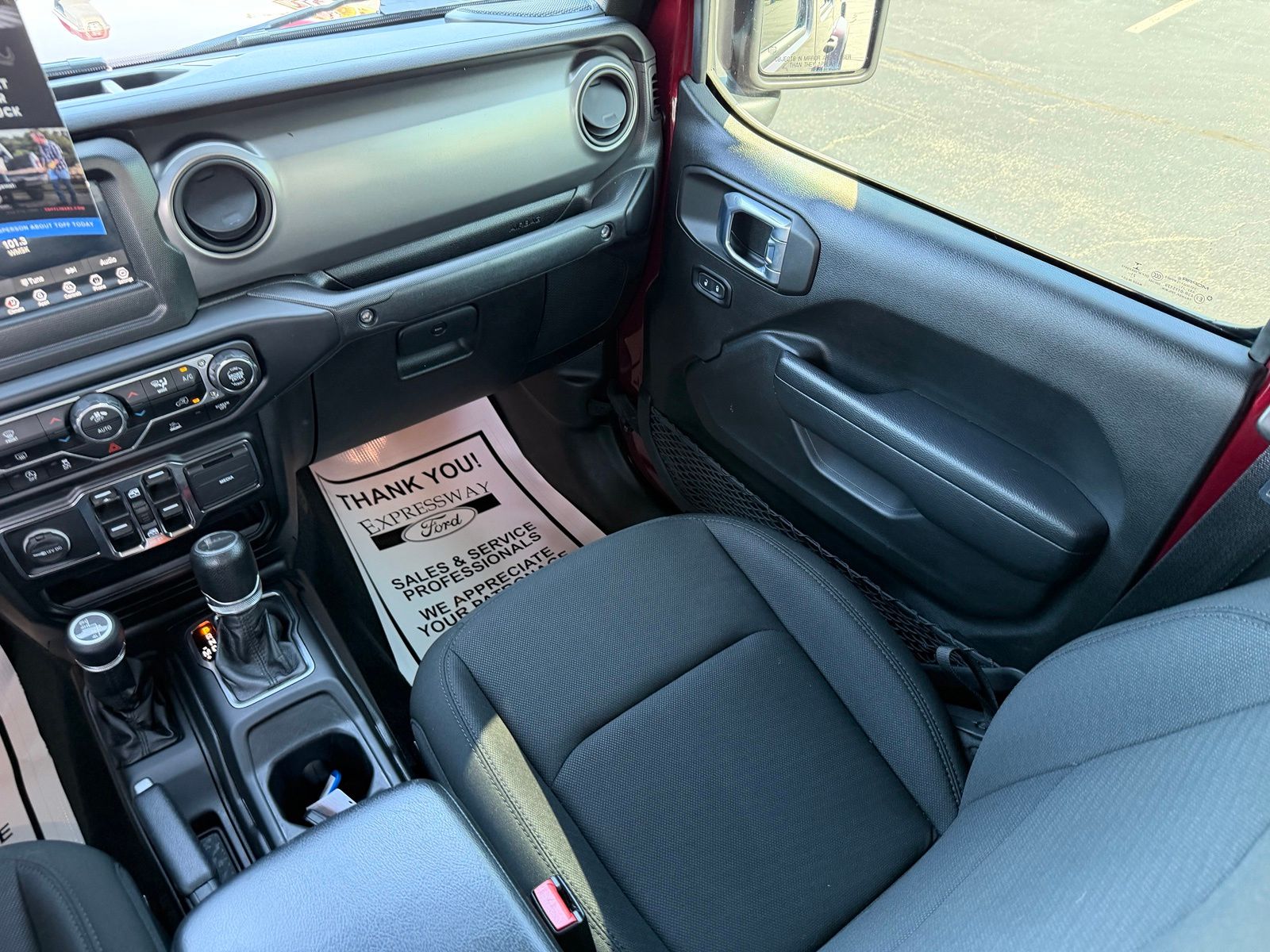2022 Jeep Gladiator image 15