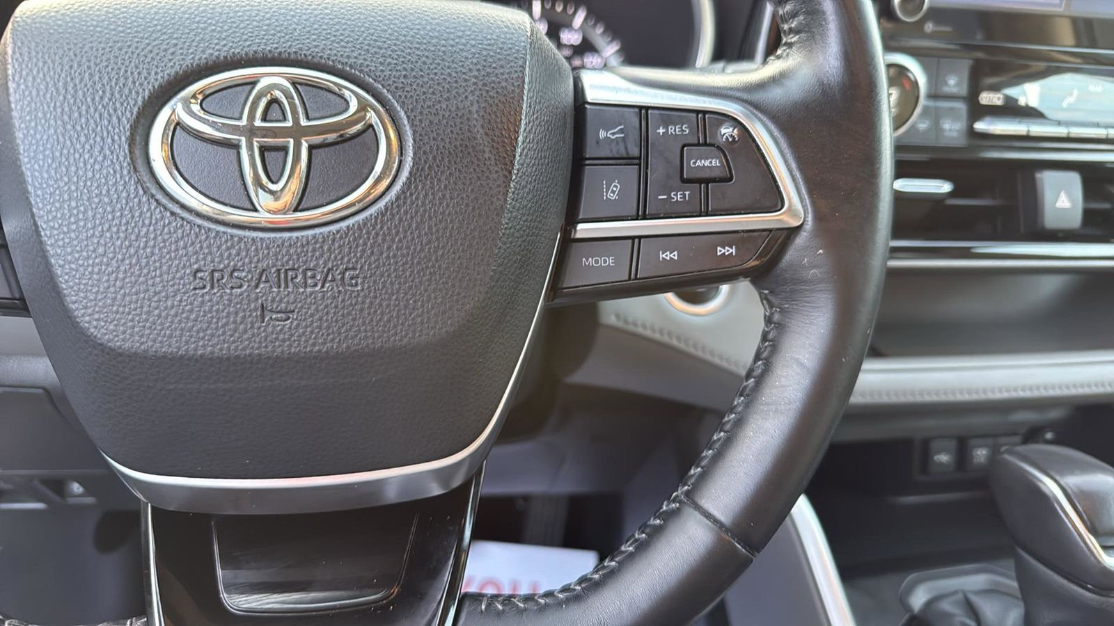 Used Car 2021 Toyota Highlander  Xle For Sale Under $30,000 In Austin, Texas