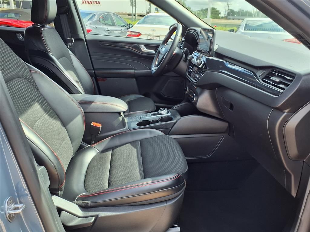 2025 Ford Escape ST-Line - 9