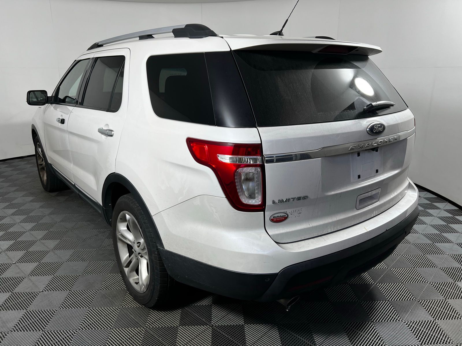 Thumbnail: 2012 Ford Explorer - 7