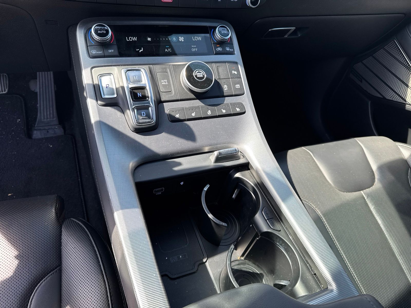 Used 2024 Silver Hyundai Calligraphy image 18