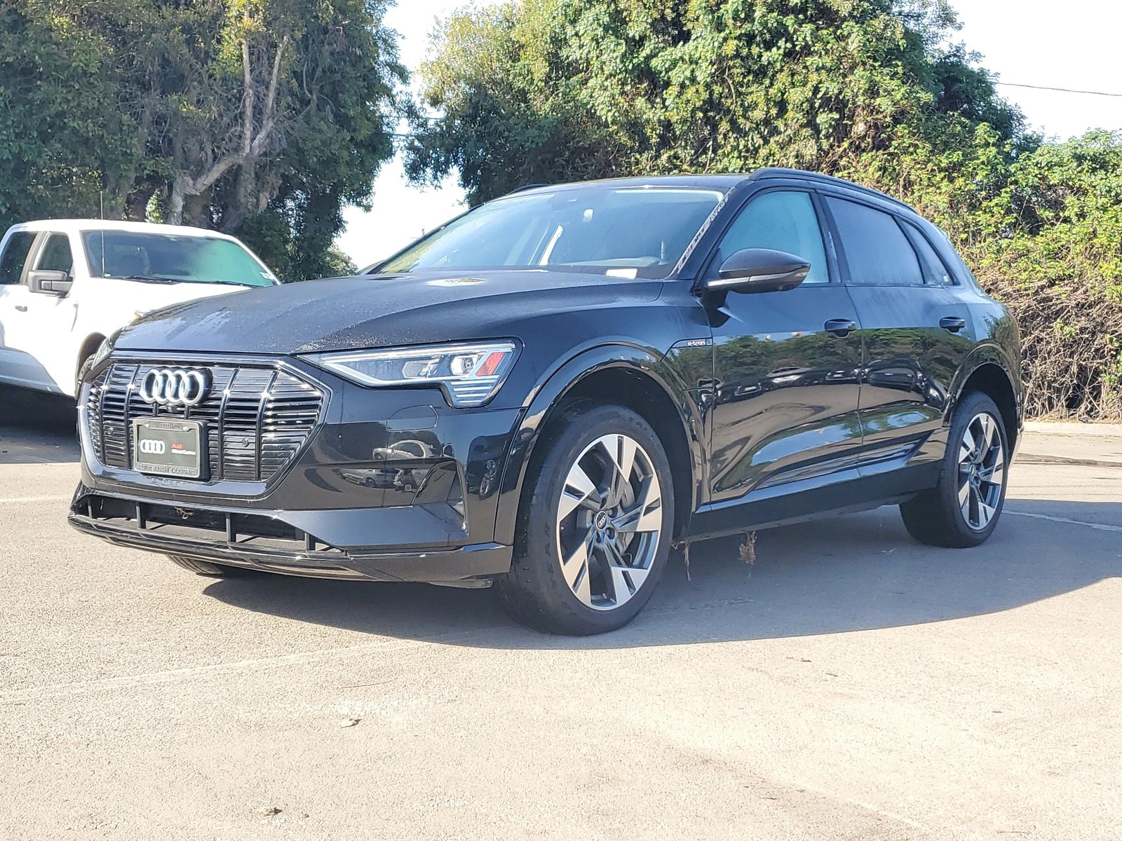 View vehicle photo 2