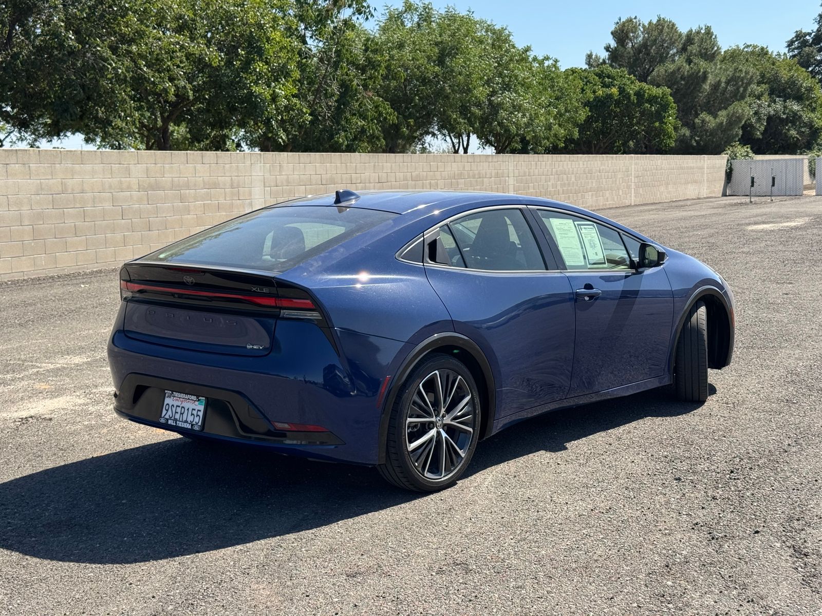 View vehicle photo 3