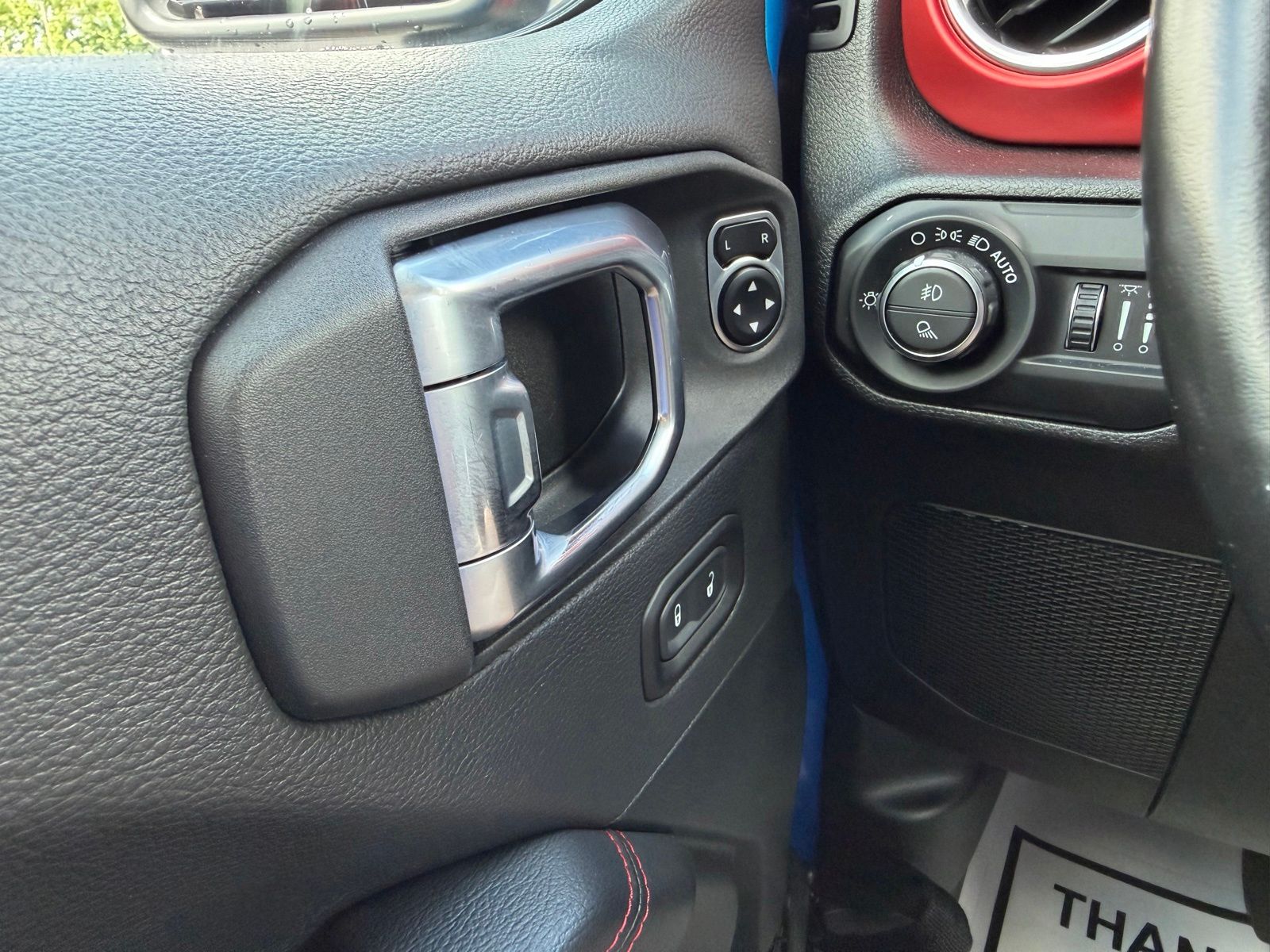 2021 Jeep Gladiator image 28