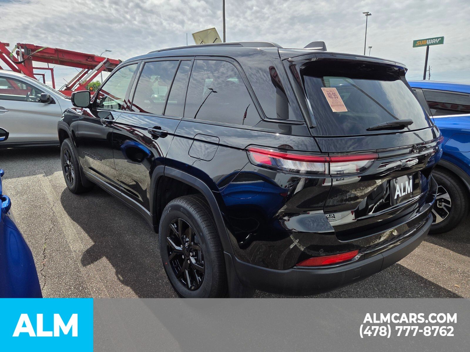 Used 2025 Black Jeep Altitude X image 9