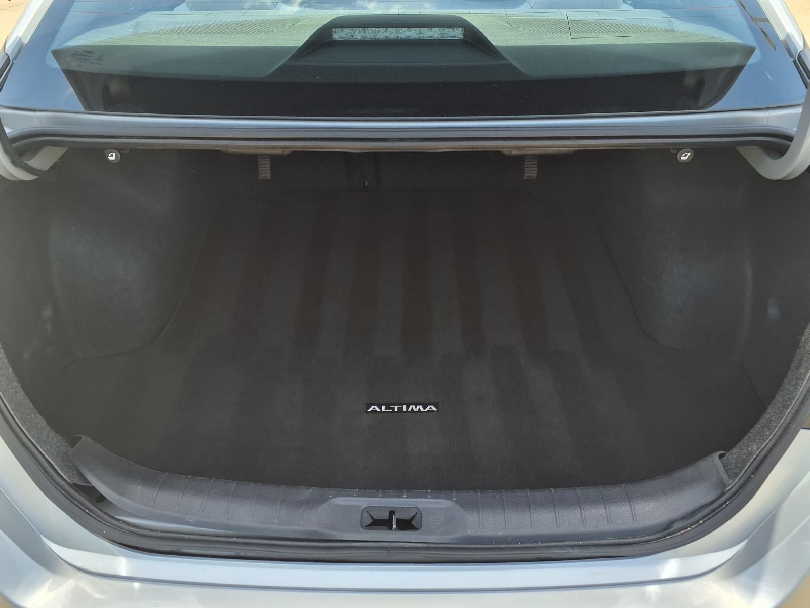 2022 Nissan Altima 2.5 SV Silver at Bravo Nissan