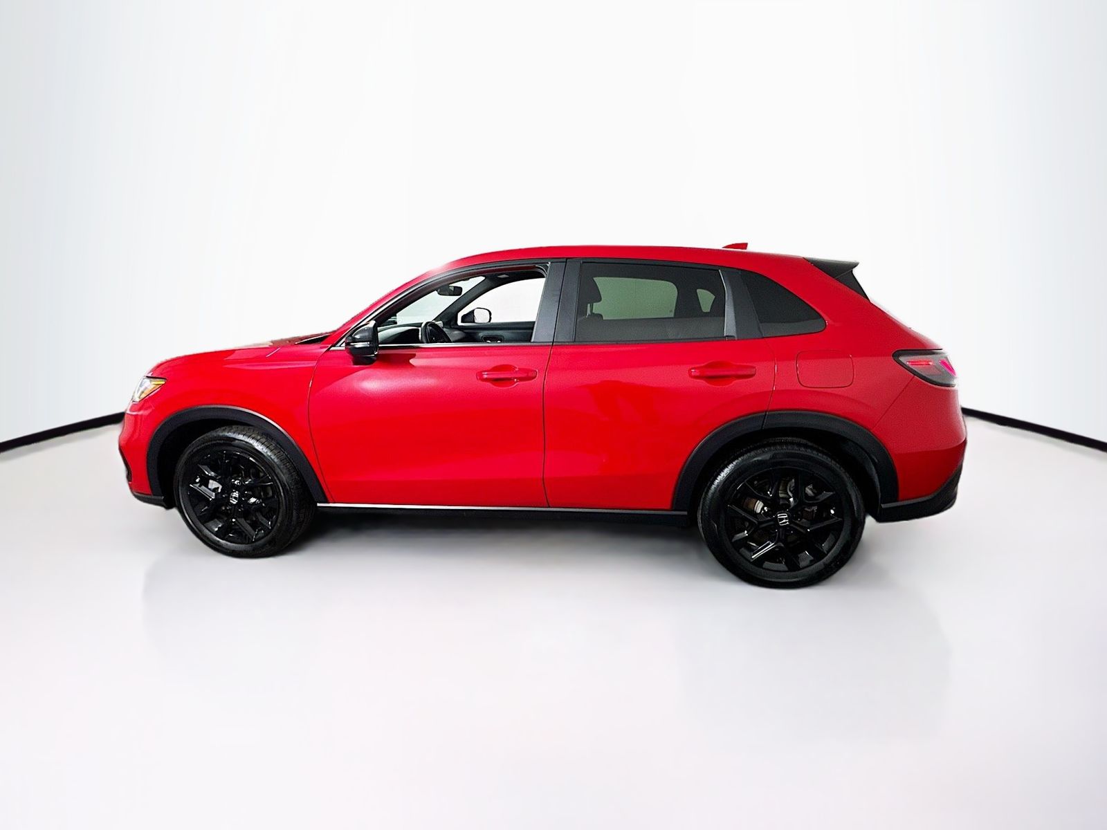 View vehicle photo 4