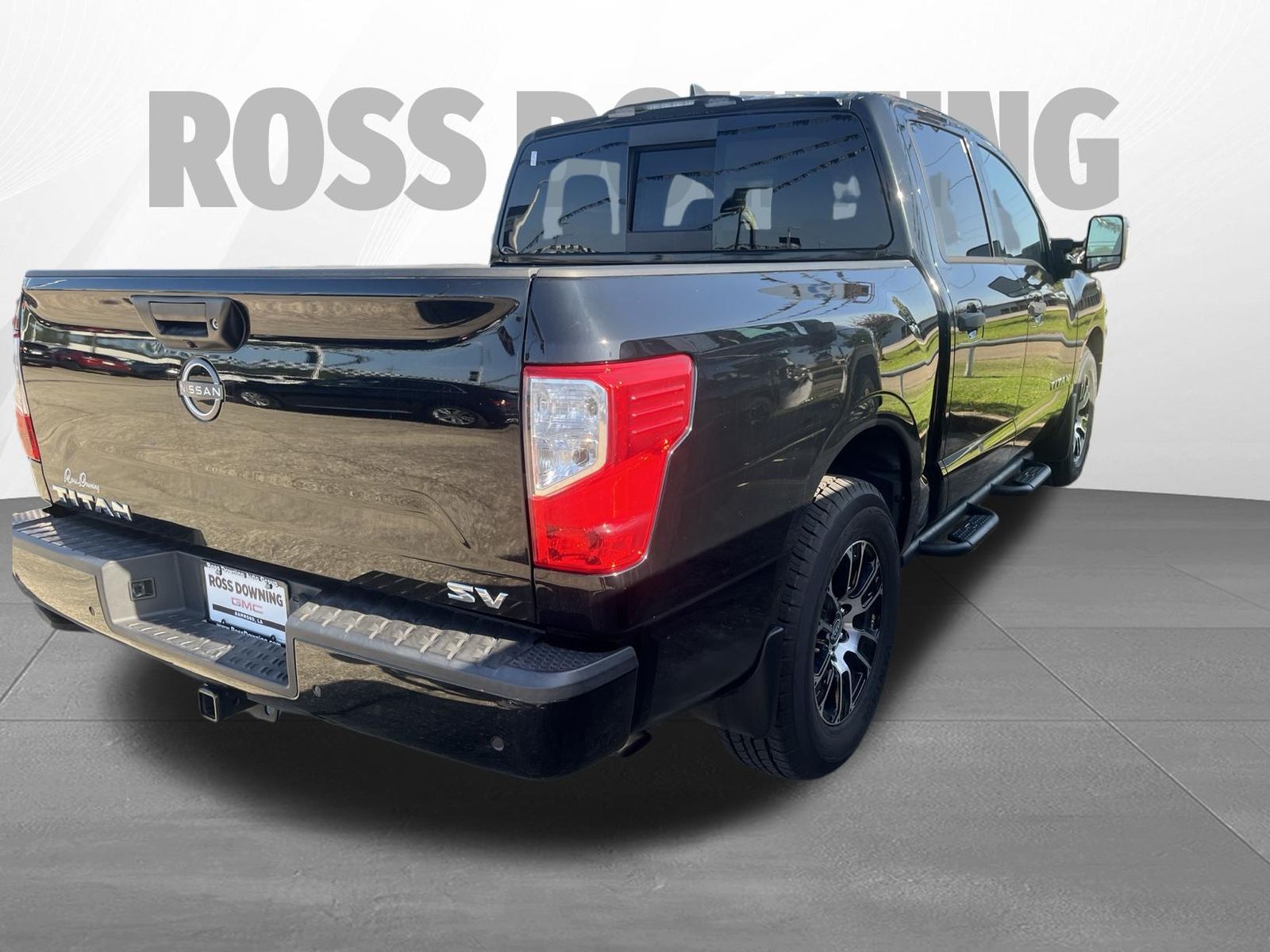 2023 Nissan Titan SV - 3