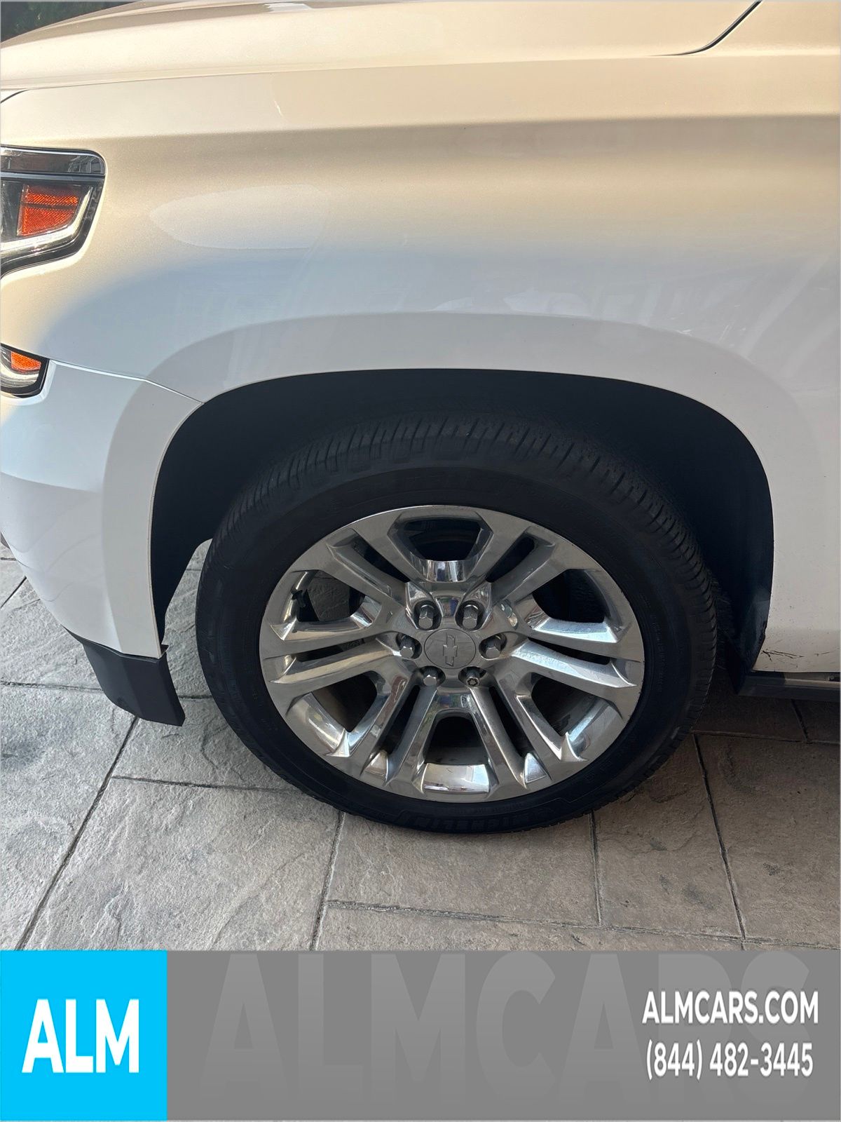 Used 2019 Iridescent Pearl Tricoat Chevrolet Premier image 5