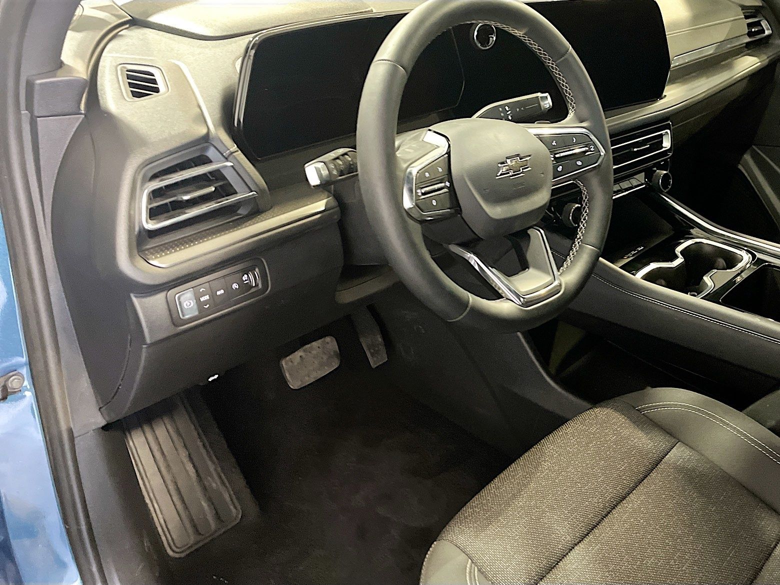 Used 2026 Blue Chevrolet LT image 9