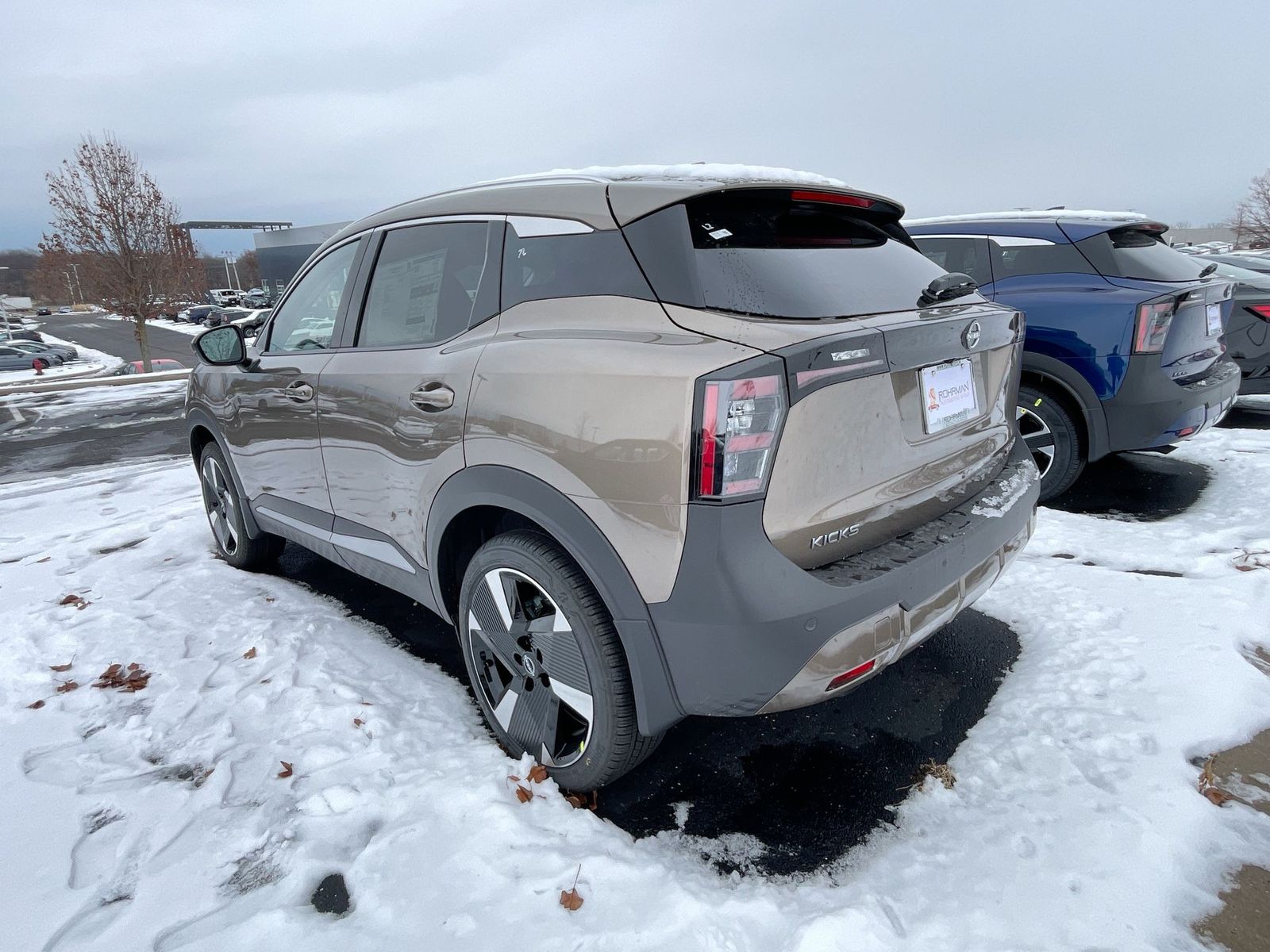 2025 Nissan Kicks SR 25