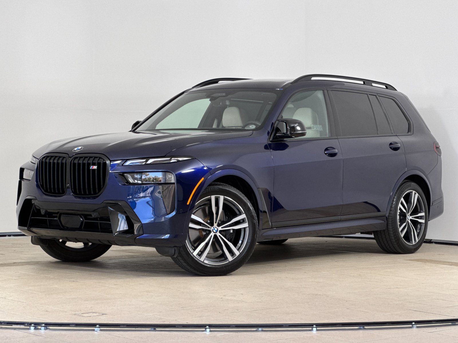 2026 BMW X7 M60i — full photo 2 of 30