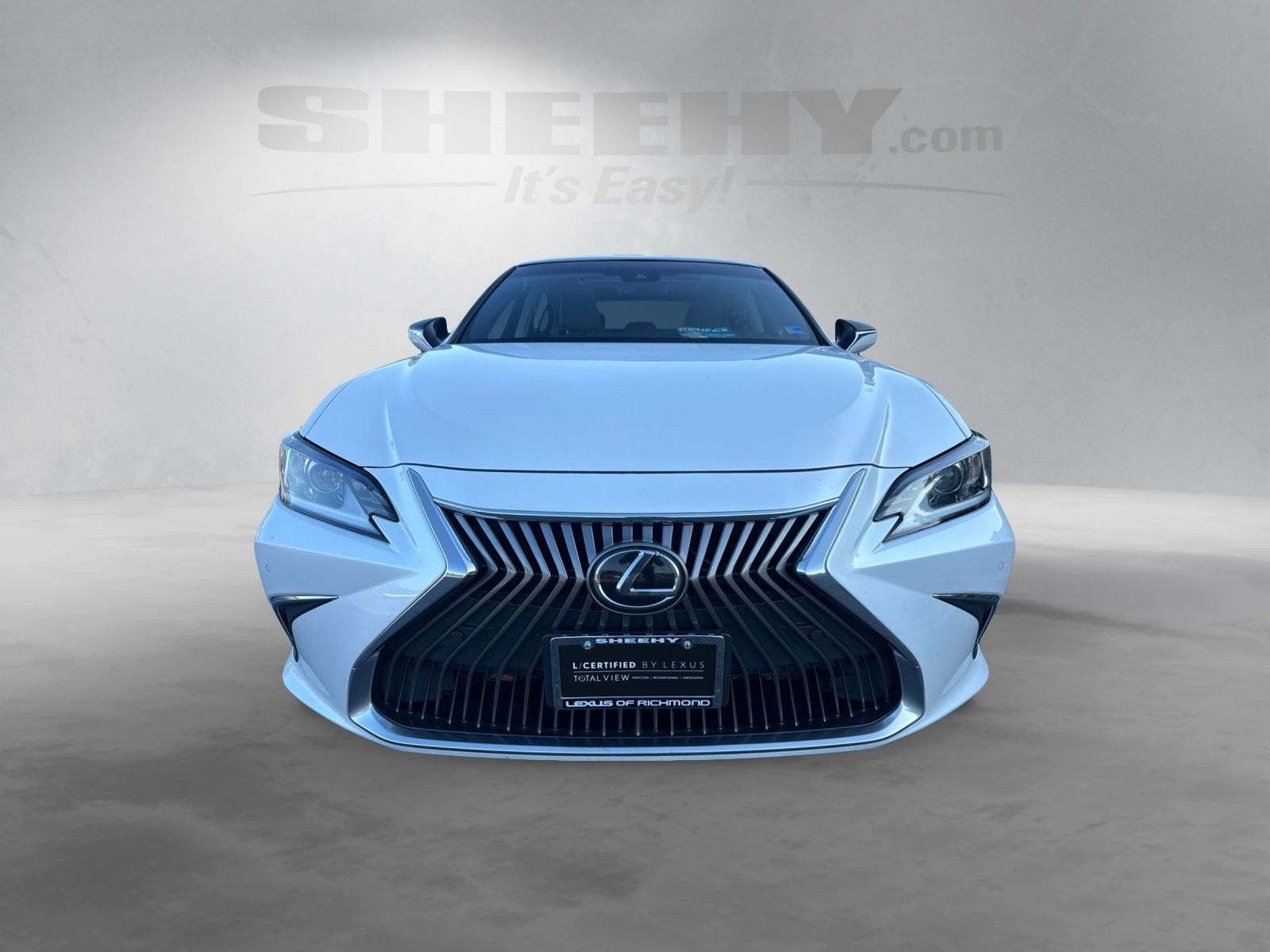 Used 2021 White Lexus 350 image 15