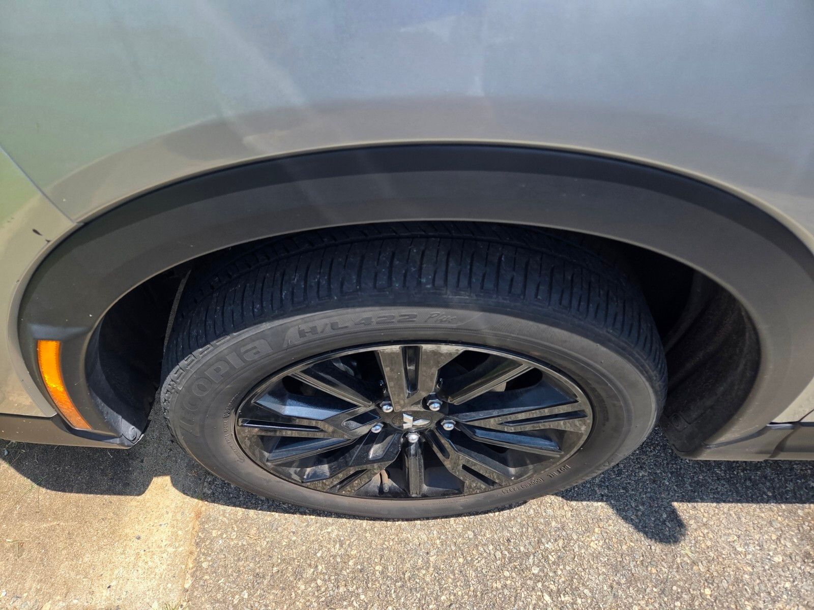 Used 2024 Silver Mitsubishi LE image 4