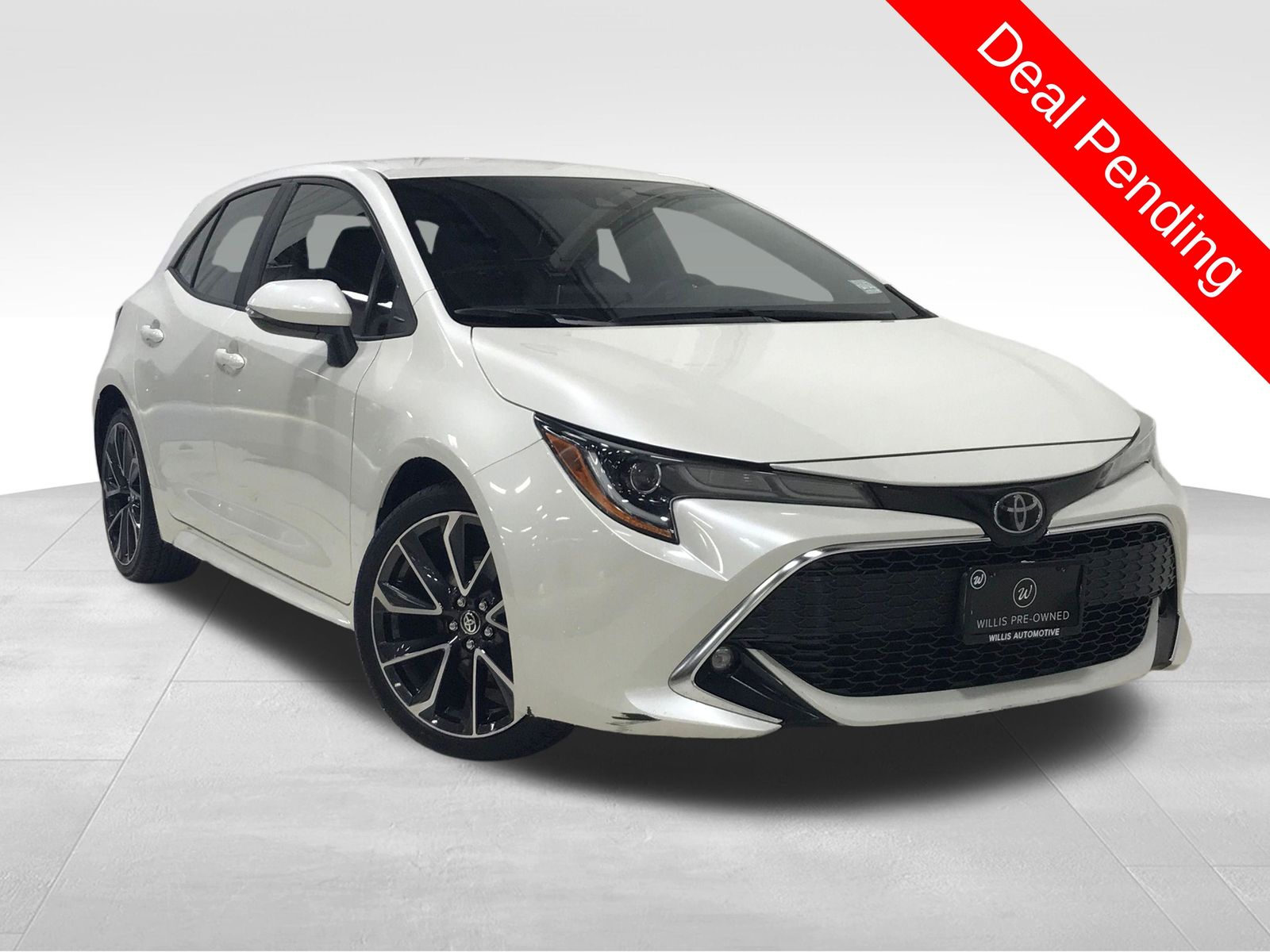 White (Blizzard Pearl) 2019 Toyota Corolla Hatchback XSE FWD Hatchback Front-Wheel Drive Continuously Variable Transmission