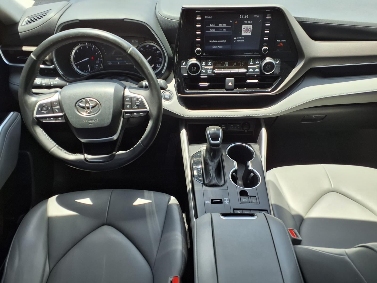 2022 Toyota Highlander XLE - 11