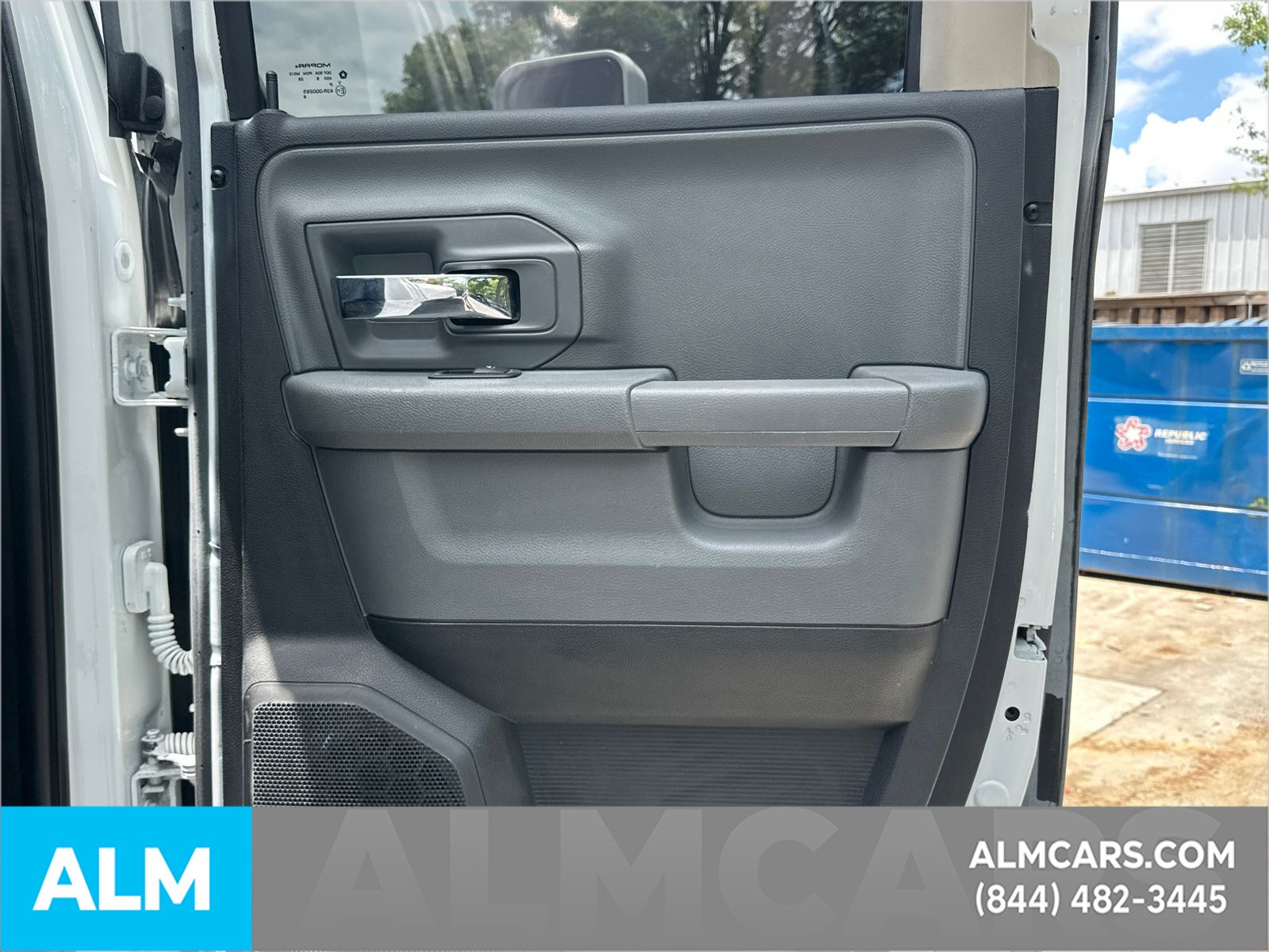 Used 2017 Blue Ram SLT image 27