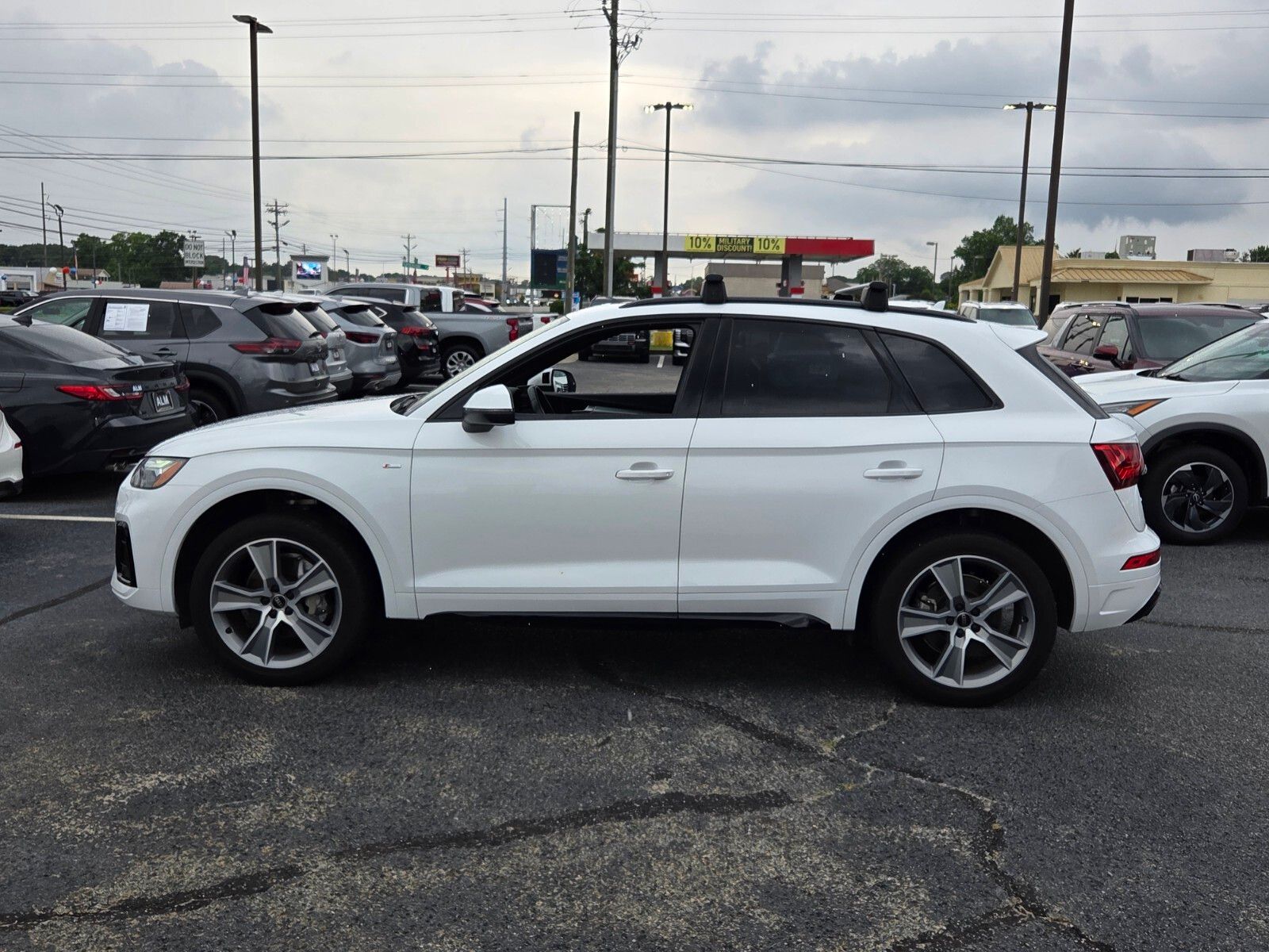 Used 2025 White Audi  image 4