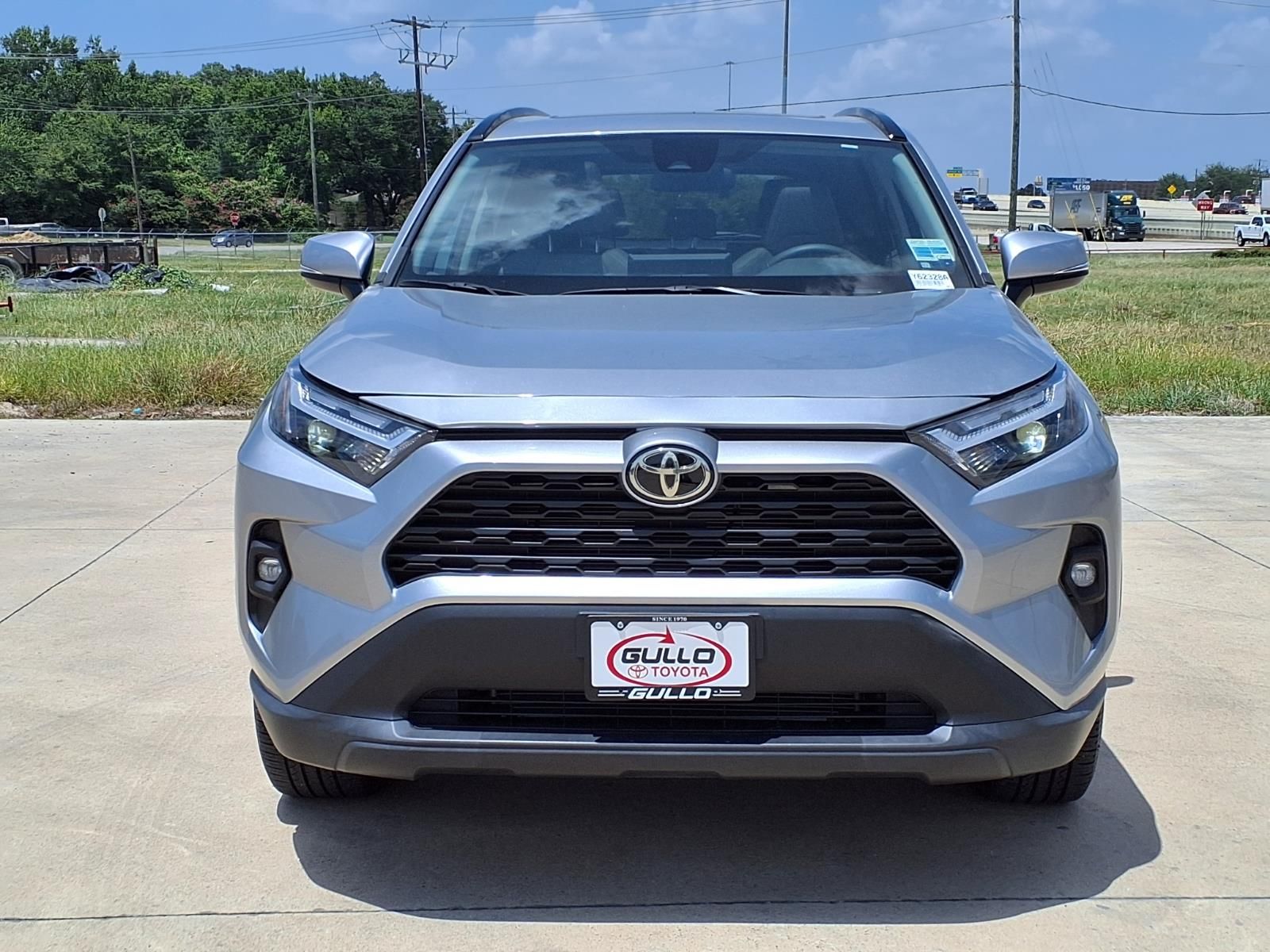 2024 Toyota RAV4 XLE Premium - 3