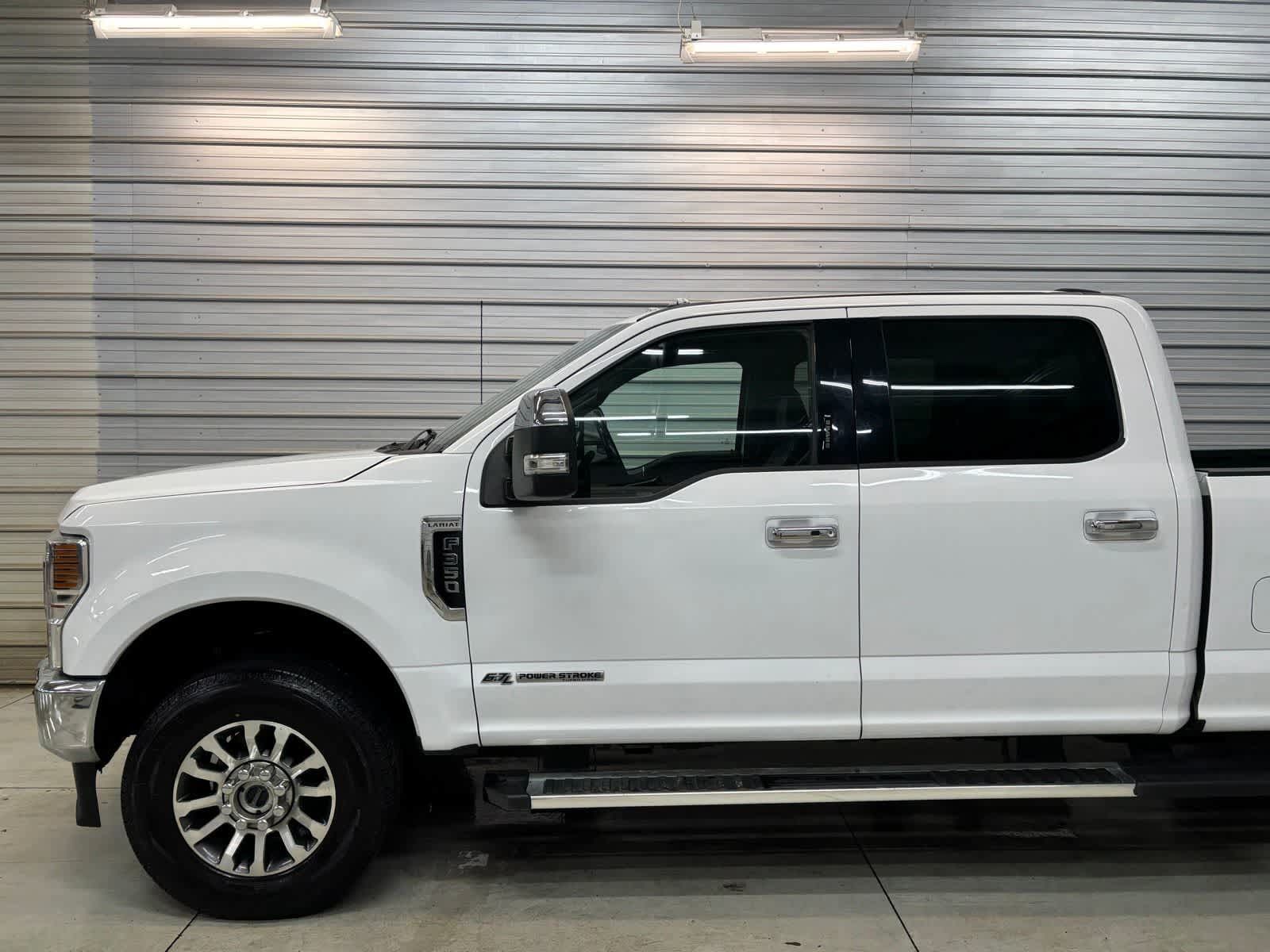 2022 Ford F-350 Super Duty Lariat - Image 3