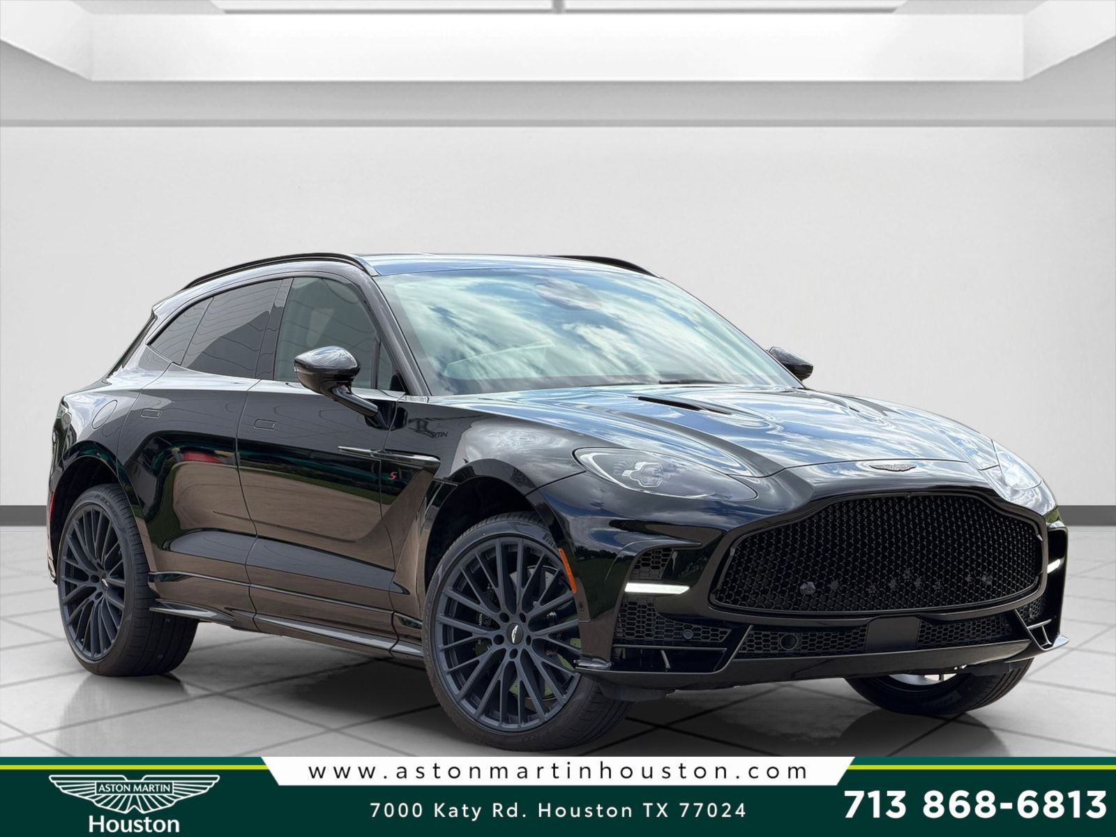 2026 Aston Martin DBX 4.0 V8 S AWD's photo