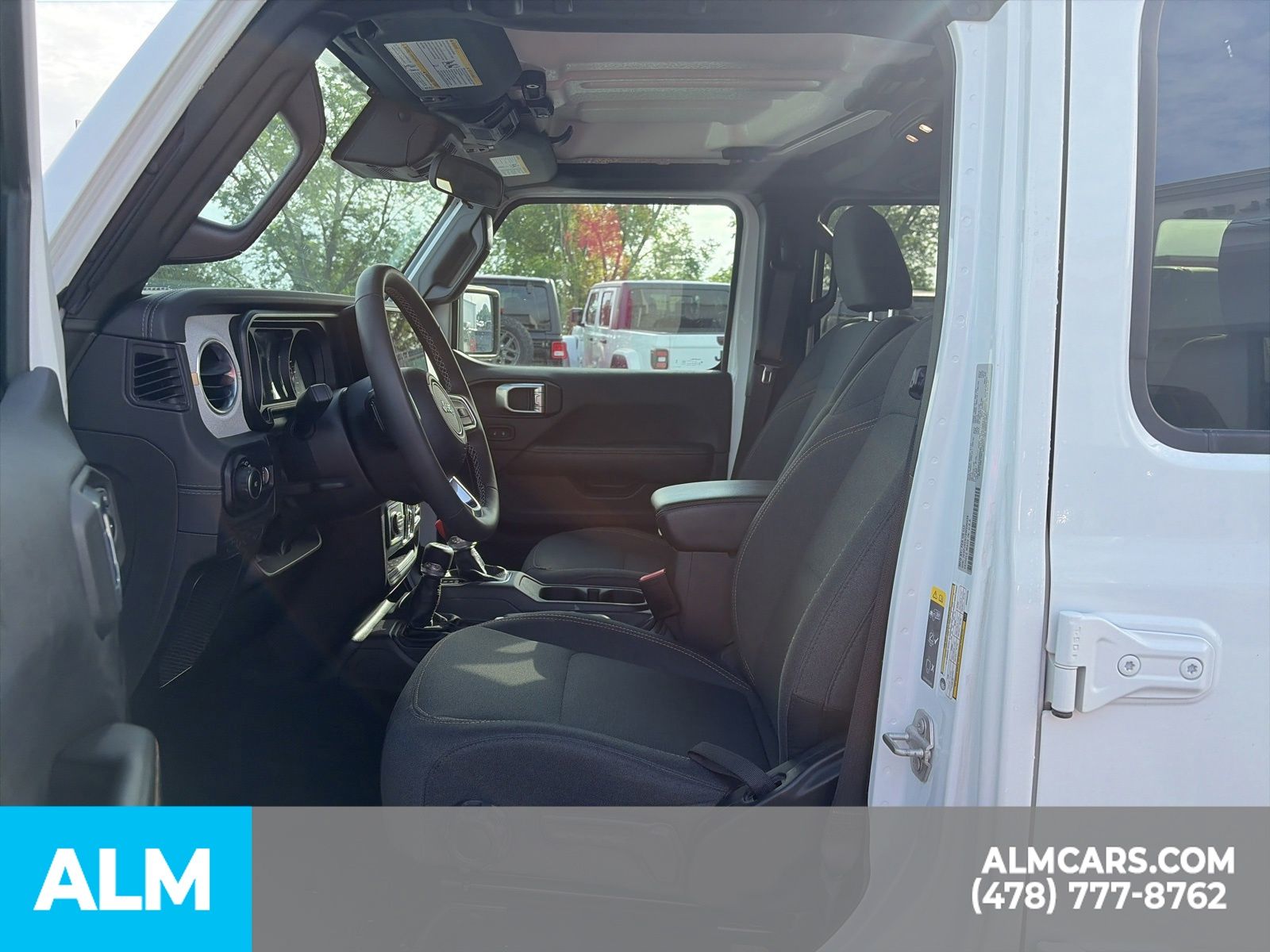 Used 2025 White Jeep Sahara image 15