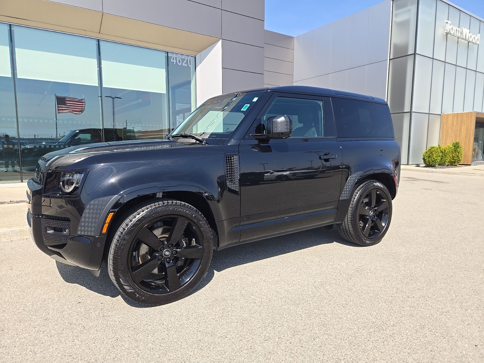 2024 Land Rover Defender 90 V8 AWD