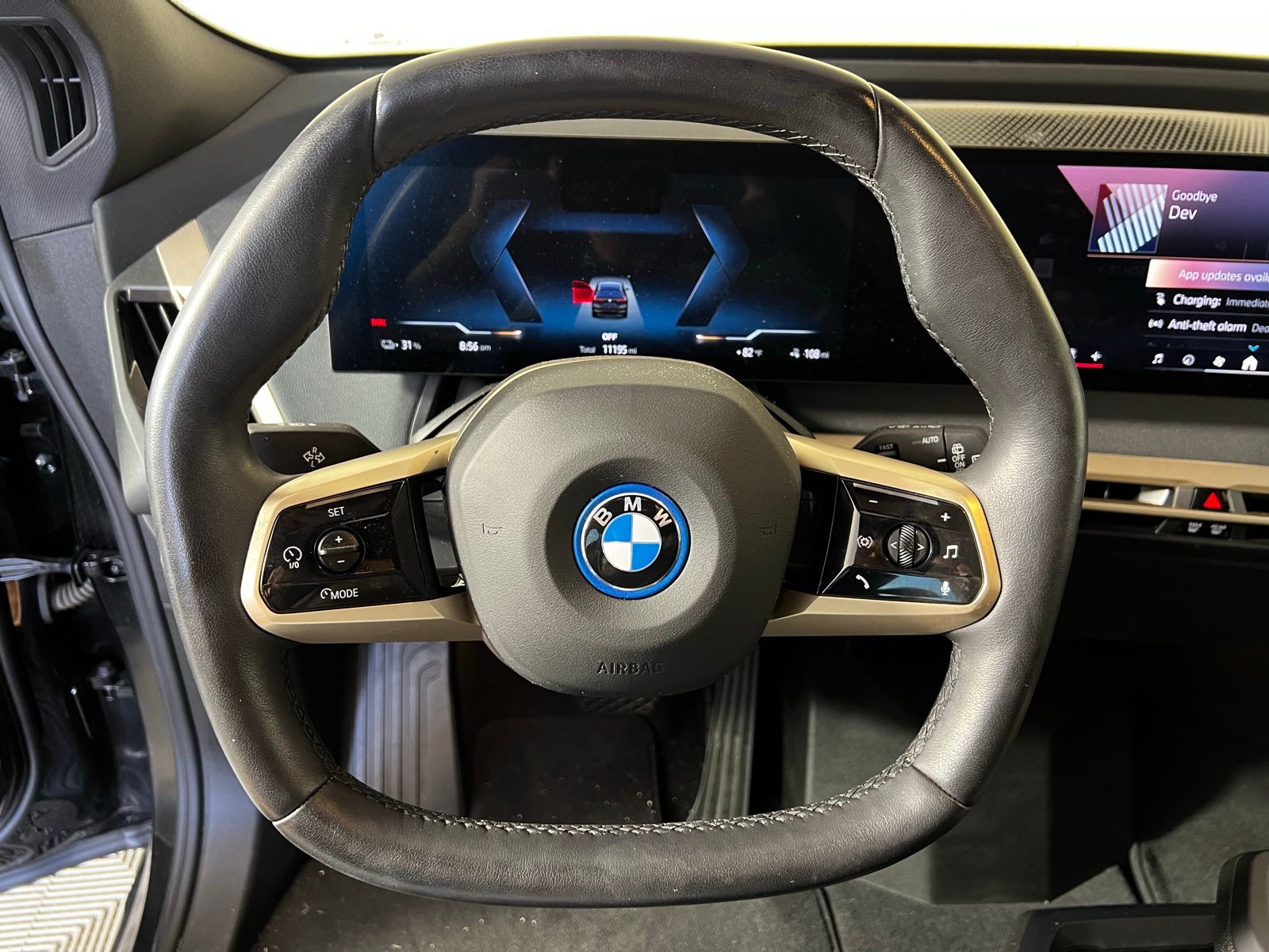 Thumbnail: 2024 BMW iX - 10