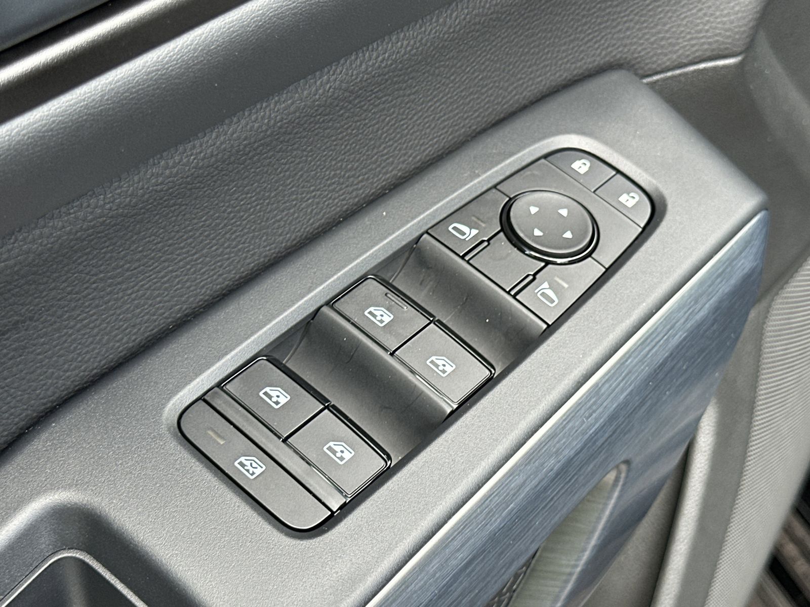 2025 Nissan Pathfinder Rock Creek photo 15