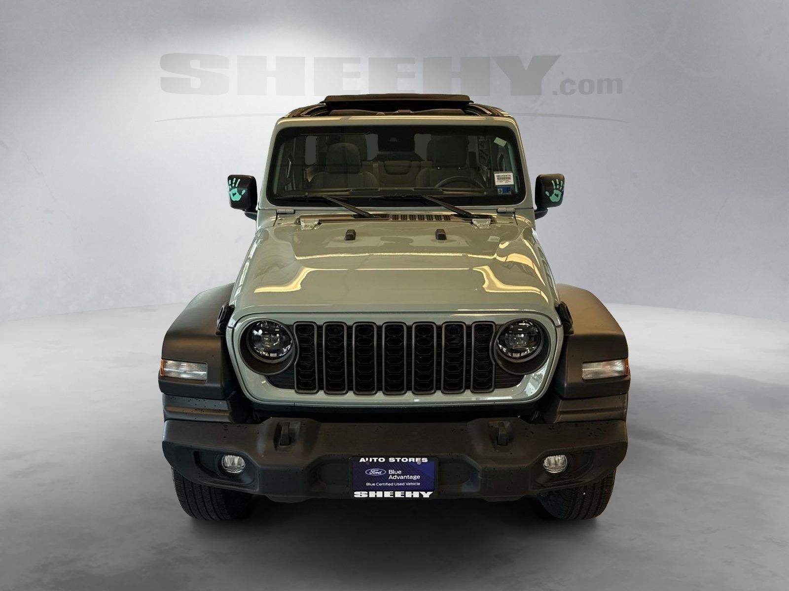 Used 2024 Earl Clearcoat Jeep Sport S image 16