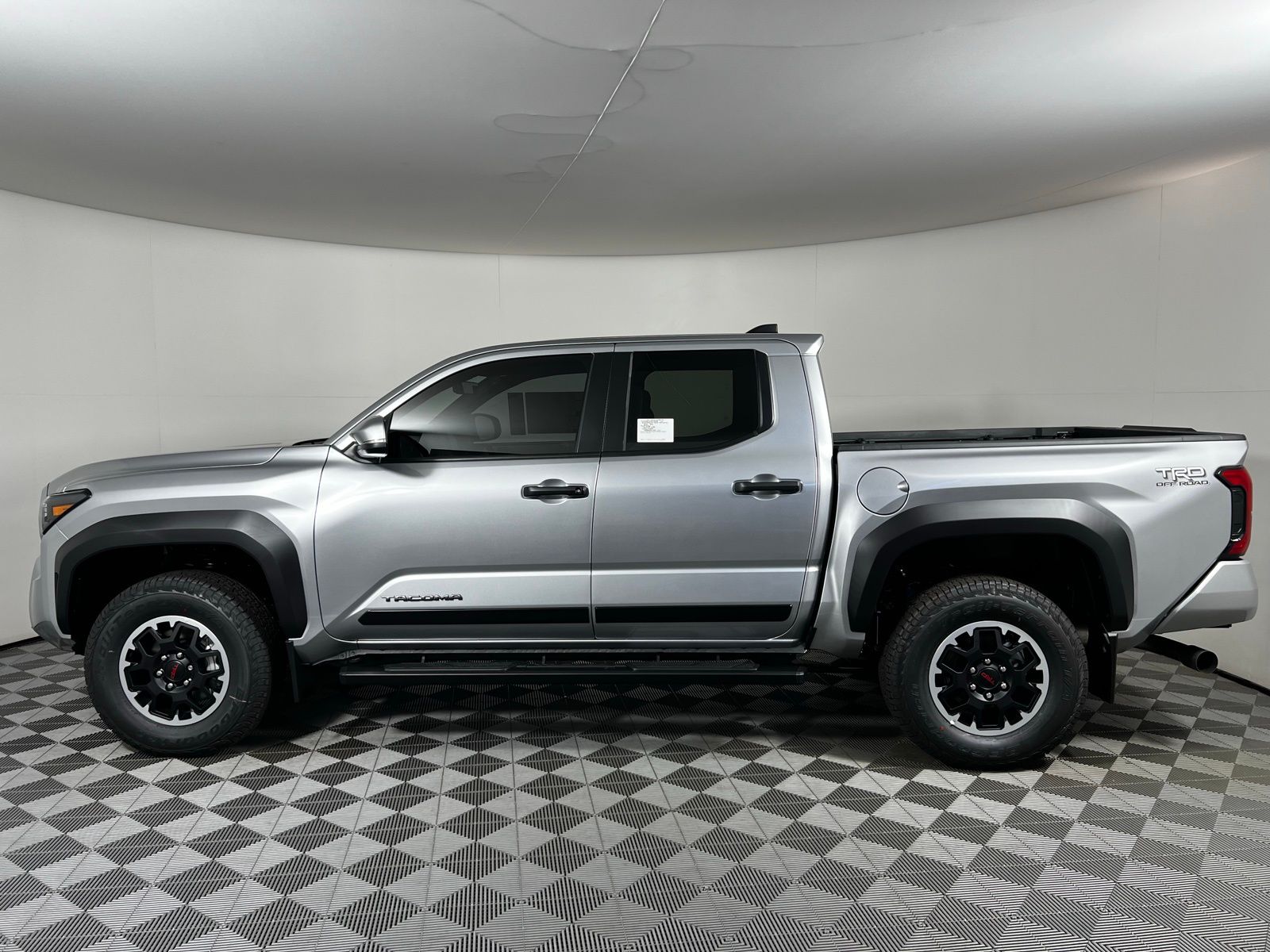 2024 Toyota Tacoma TRD Off-Road 8