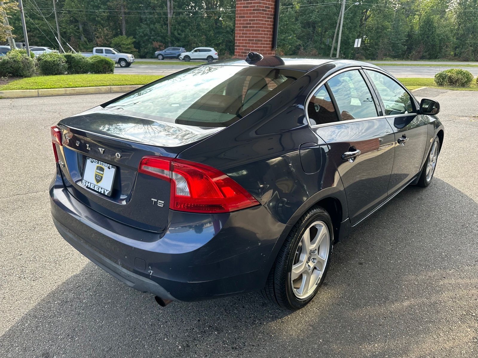 Used 2012 Blue Volvo T5 image 16