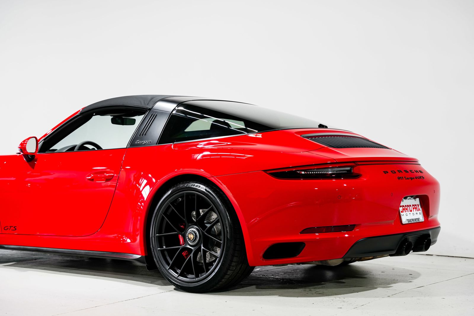 2017 Porsche 911 Targa 4 GTS — photo 34