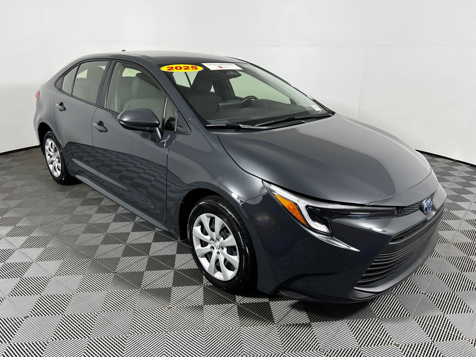 Thumbnail: 2025 Toyota Corolla - 3