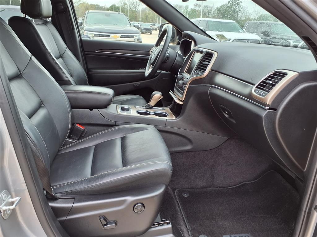 2017 Jeep Grand Cherokee Limited Silver at Shottenkirk Kia Fort Bend