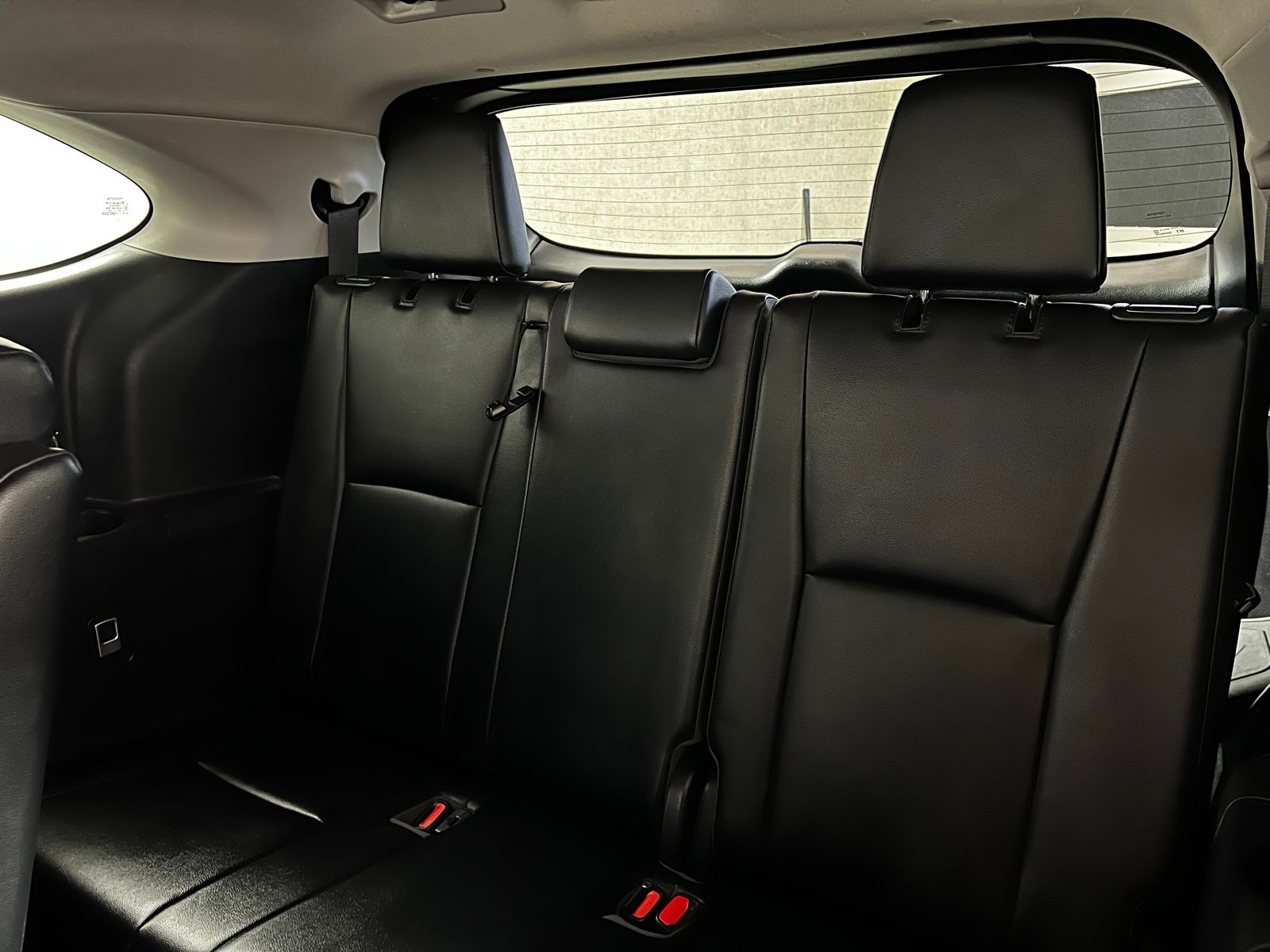 Thumbnail: 2023 Toyota Highlander - 25