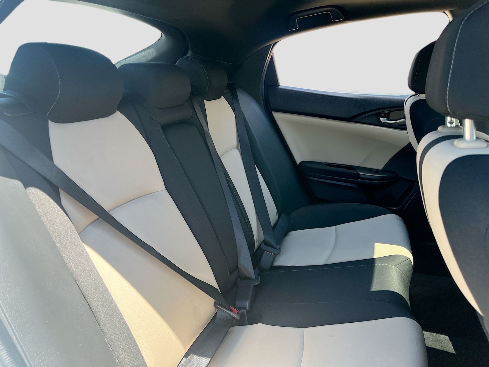 Used 2018  Honda EX image 26