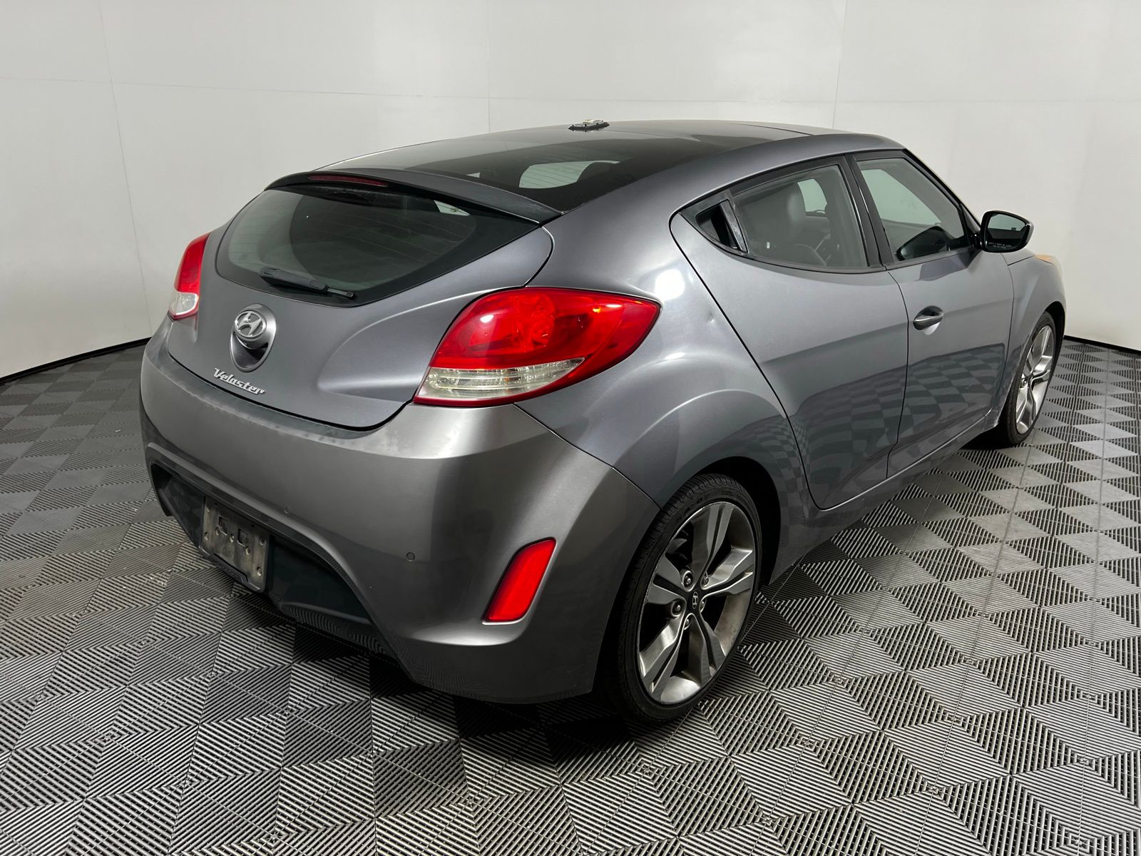 Thumbnail: 2013 Hyundai Veloster - 5