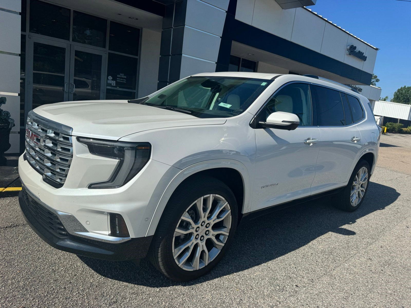 View vehicle photo 5