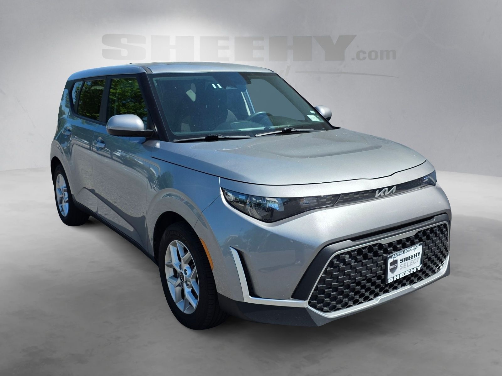 Used 2024 Gray Kia LX image 2