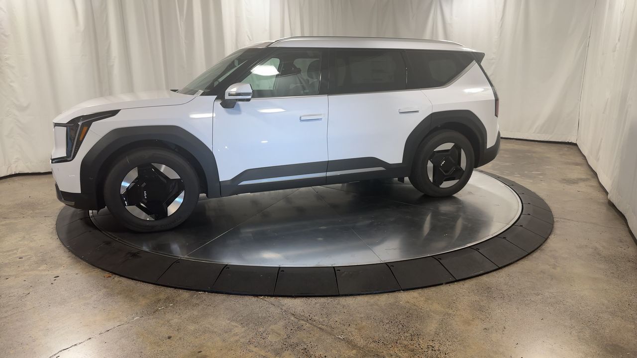 2026 Kia EV9 Wind photo 6