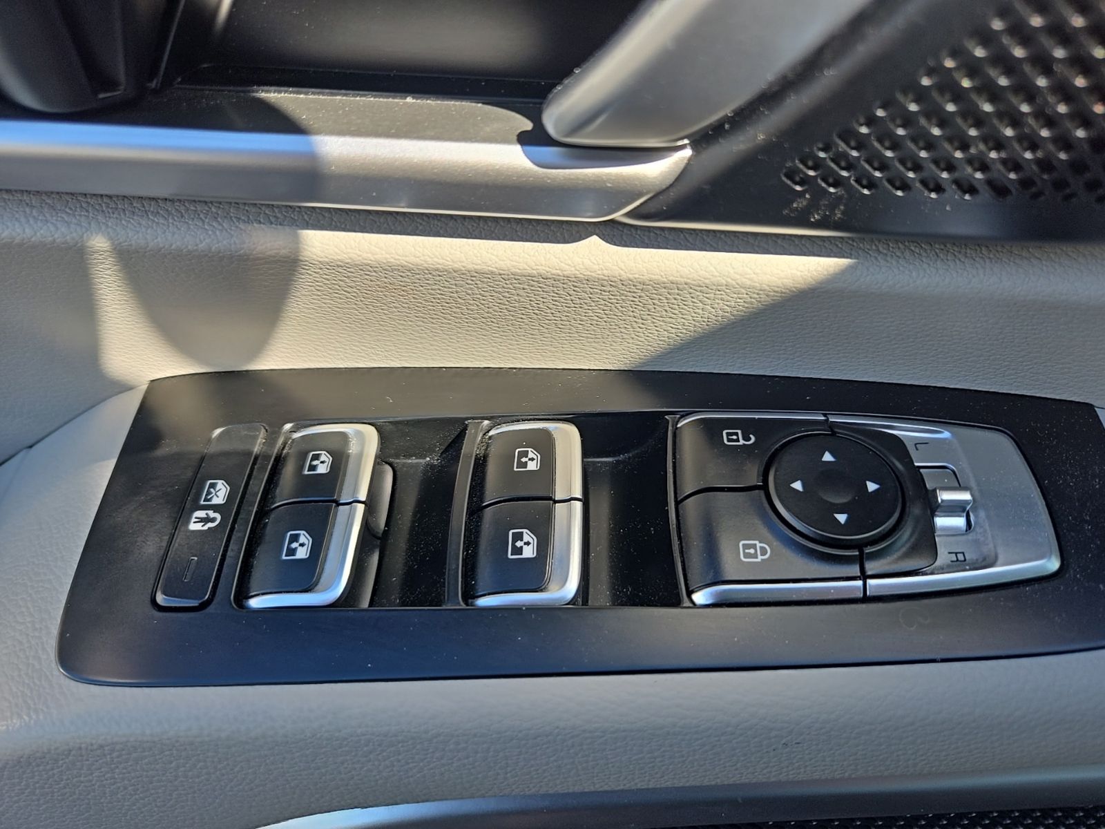 Used 2020 Gray Kia S image 27