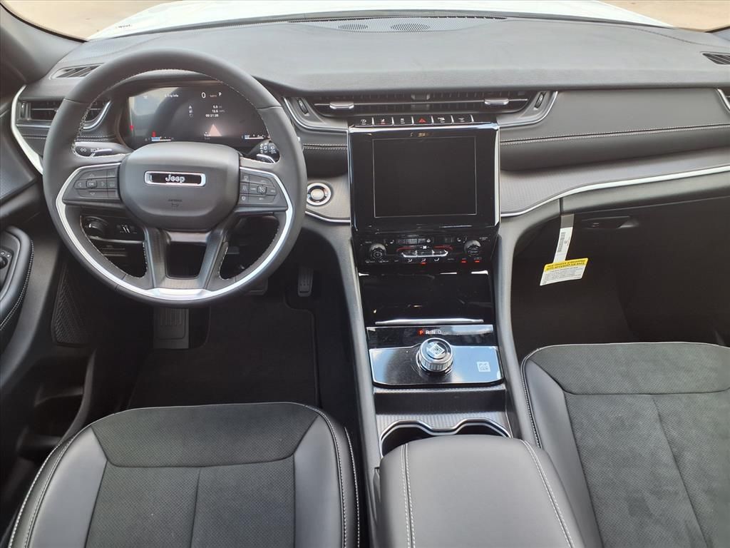 2025 Jeep Grand Cherokee Laredo - 5