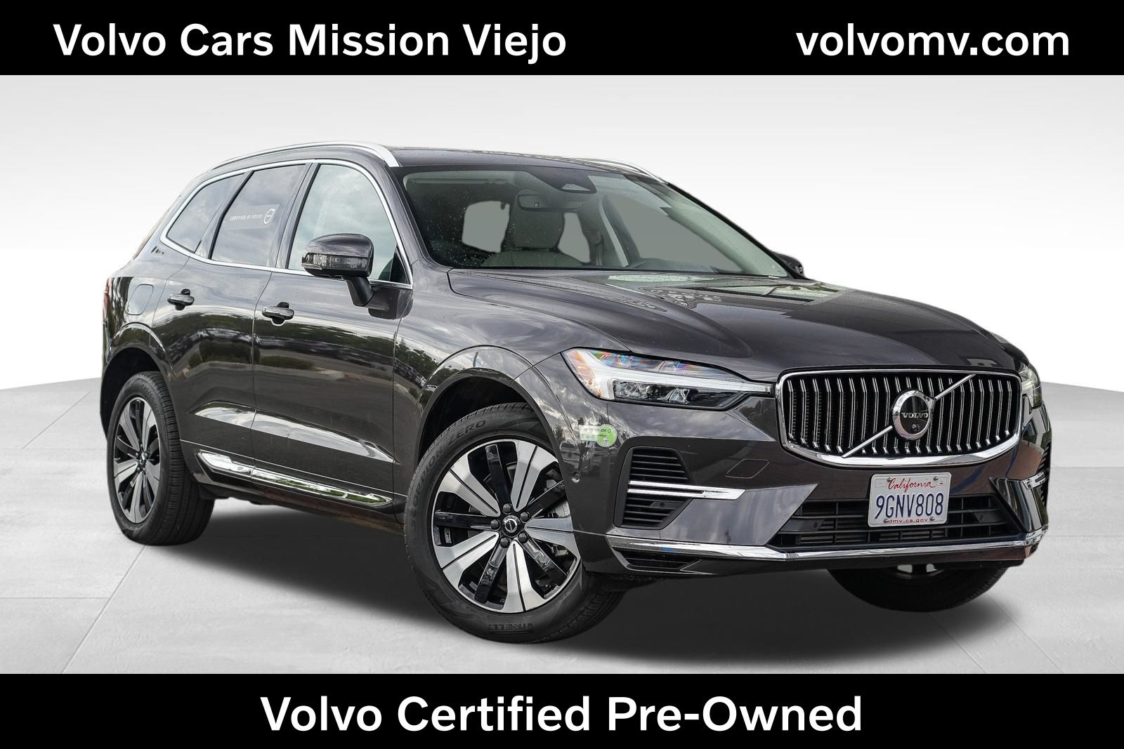 Platinum Gray Metallic 2023 Volvo XC60 SUV / Crossover All-Wheel Drive Automatic