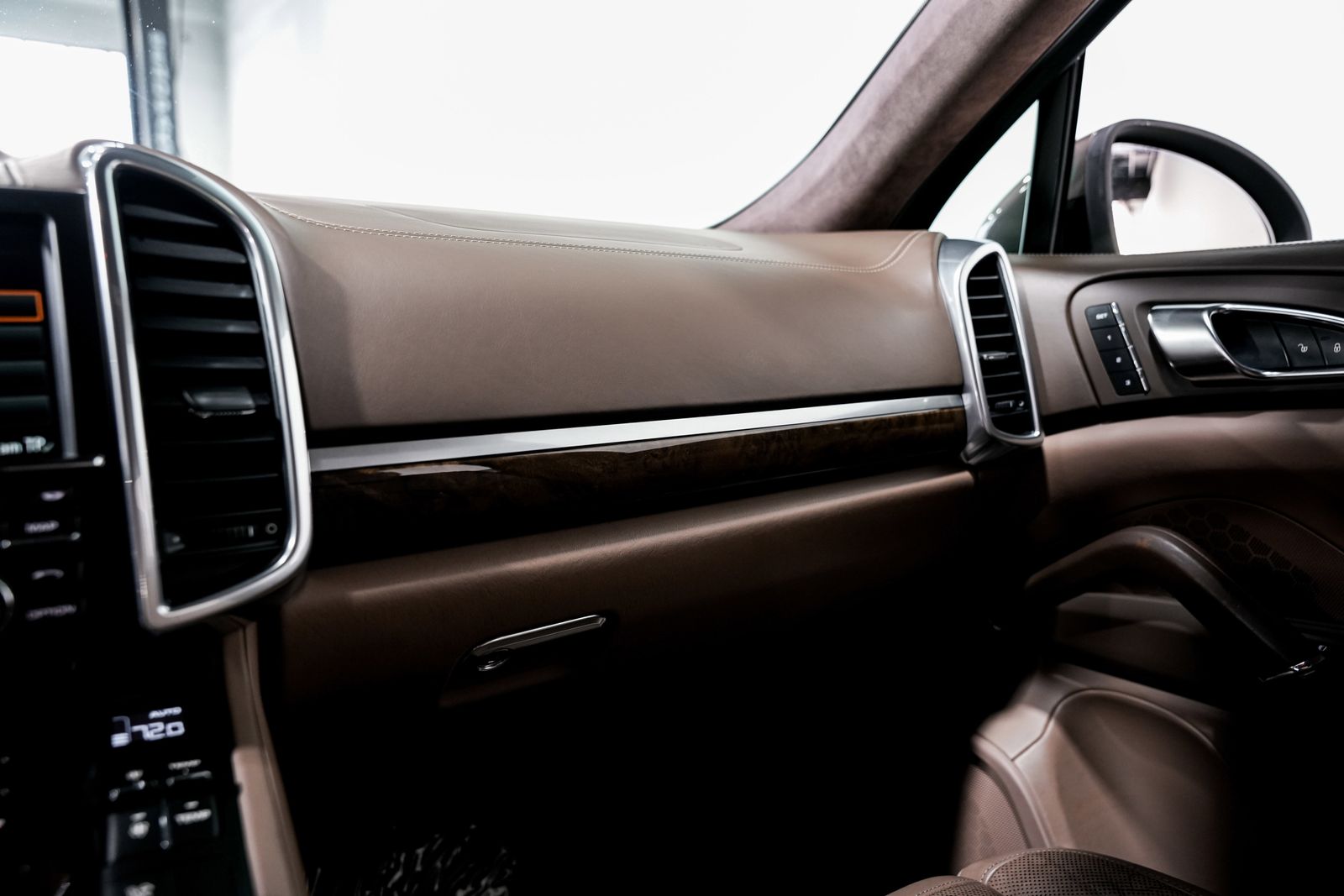 2013 Porsche Cayenne Turbo — photo 17