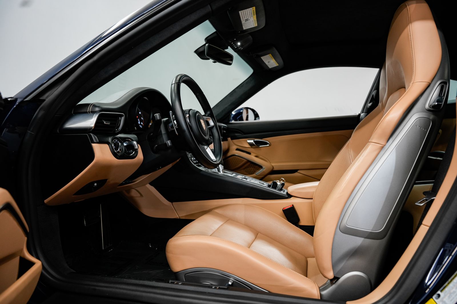 2018 Porsche 911 Carrera GTS — photo 17